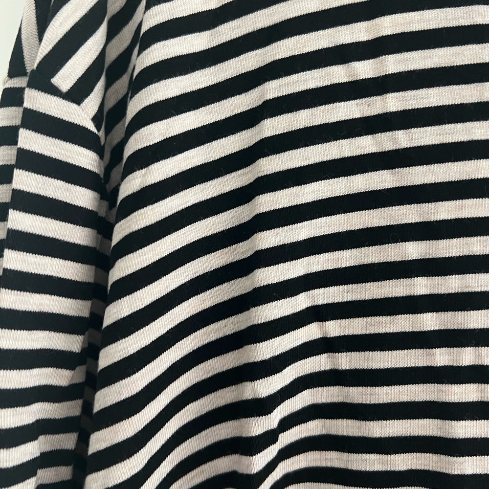 Studio Monochrome Striped Tee. Waist length. Chic and super comfortable. Soft. - Picture 3 of 14